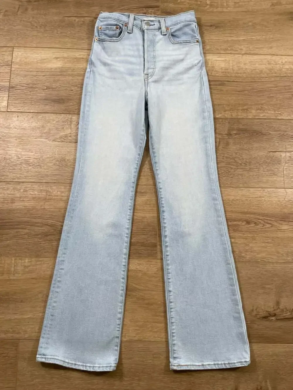 Levis levi’s ribcage